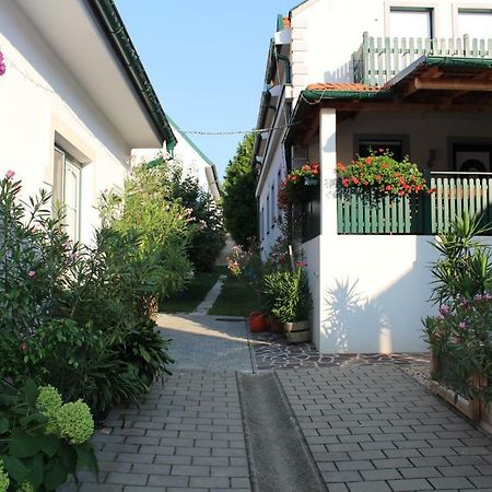 Appartement "Blumengassl" Moerbisch Am See Exterior photo