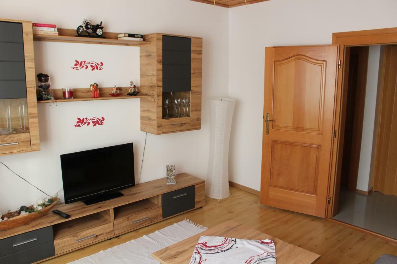 Appartement "Blumengassl" Moerbisch Am See Exterior photo